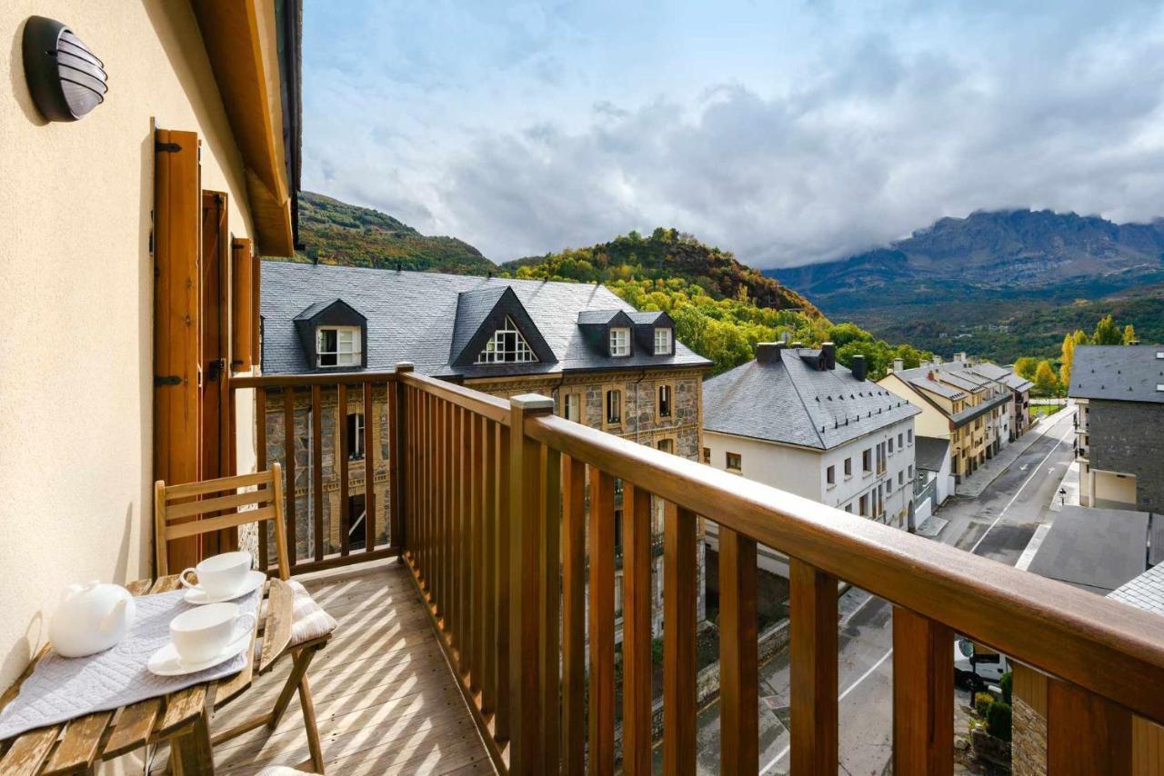 Apartmán Montelia Atico El Ciervo De Panticosa Exteriér fotografie